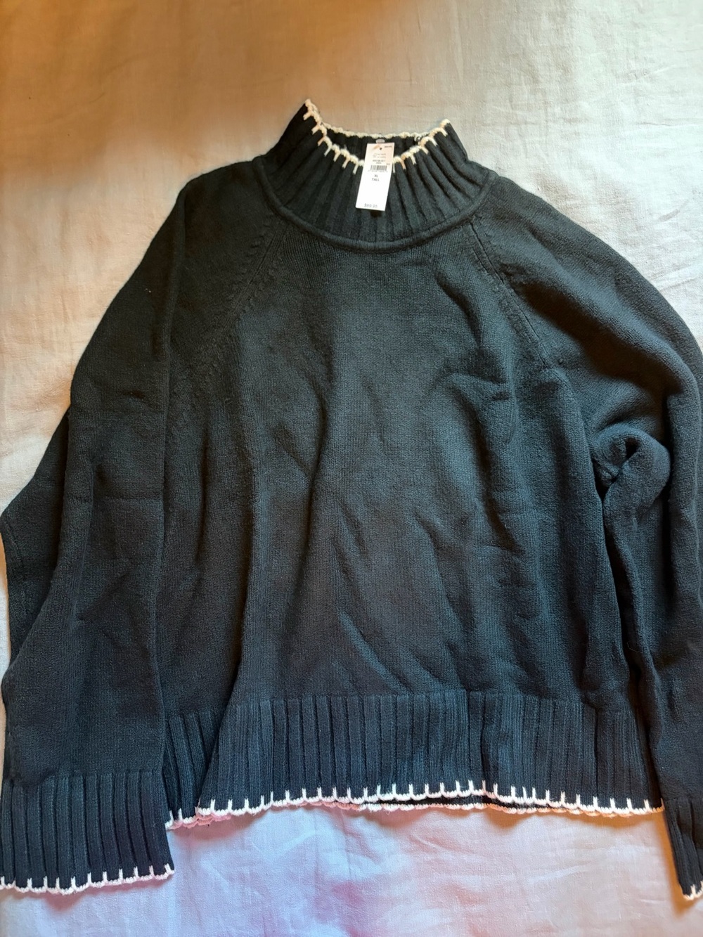 GAP BNWT Cashsoft Women’s Black Mockneck Sweater with White Trim